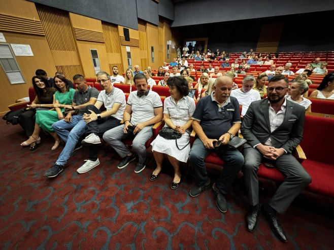 Dokumentarni film "Djeca Bradine" prikazan u Bijeljini: Srpska stradanja obavezuju na pamćenje