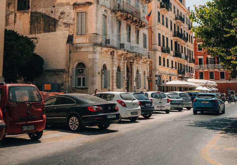 ODUZIMANJE TABLICA ZBOG NEPROPISNOG PARKIRANJA: Srbi nezadovoljni tretmanom u Grčkoj - evo šta kaže zakon