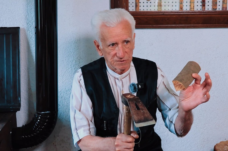 U Goduši kod Visokog čuva se rijedak zanat: Vehab Halilović i dalje pravi frule i čibuke kao nekad