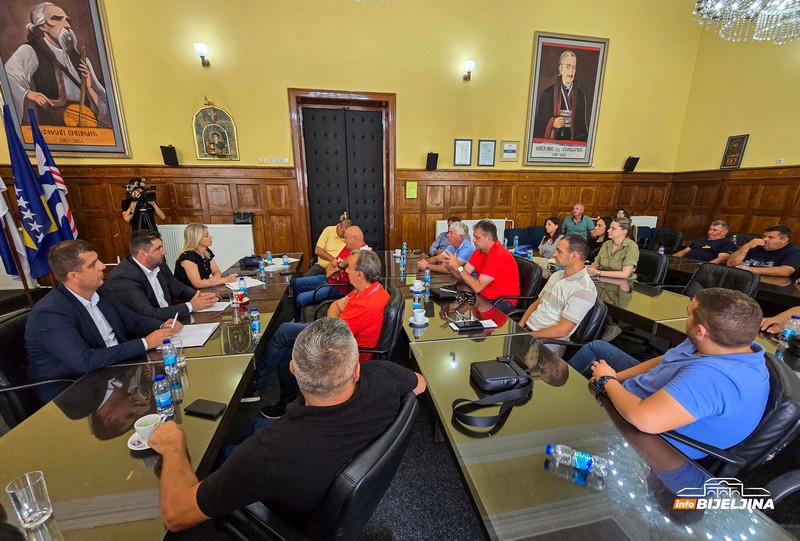 Bijeljina: Ključni akteri nisu došli na sastanak o otkupnoj cijeni pšenice (FOTO)