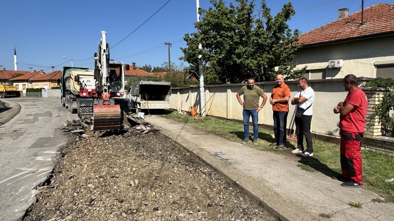 Janja: Počelo asfaltiranje Ulice braće Lazić, grad otkrio koliko koštaju radovi i ko će ih platiti