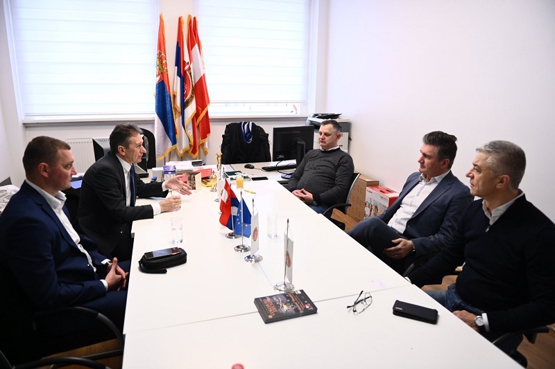 “Čuvaju identitet, kulturu, tradiciju, vjeru i običaje srpskog naroda” Načelnik Ugljevika sa srpskom dijasporom u Beču
