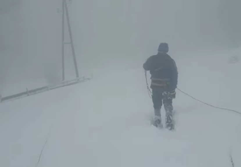 Nadljudski napori radnika Elektro-Bijeljine na Majevici (VIDEO)