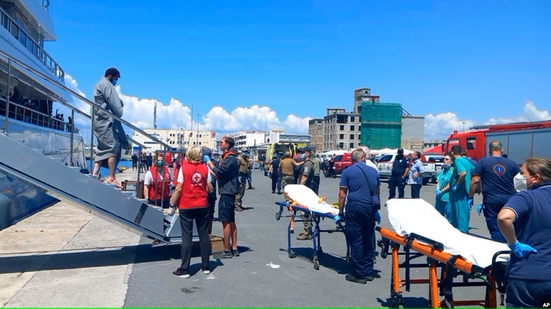 Desetine poginulih kada se brod s migrantima prevrnuo kod Grčke