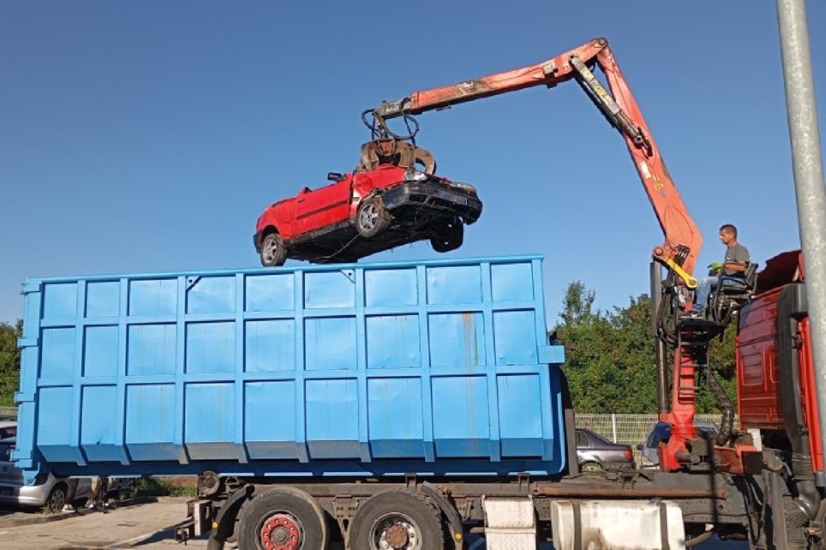 Koliko je oduzetih vozila prodala i uništila policija u Brčkom?