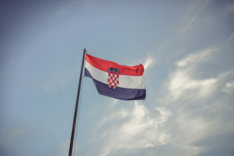 Velike kazne stižu u Hrvatsku, do 4.000 evra za lažne vijesti i loš odgoj djeteta