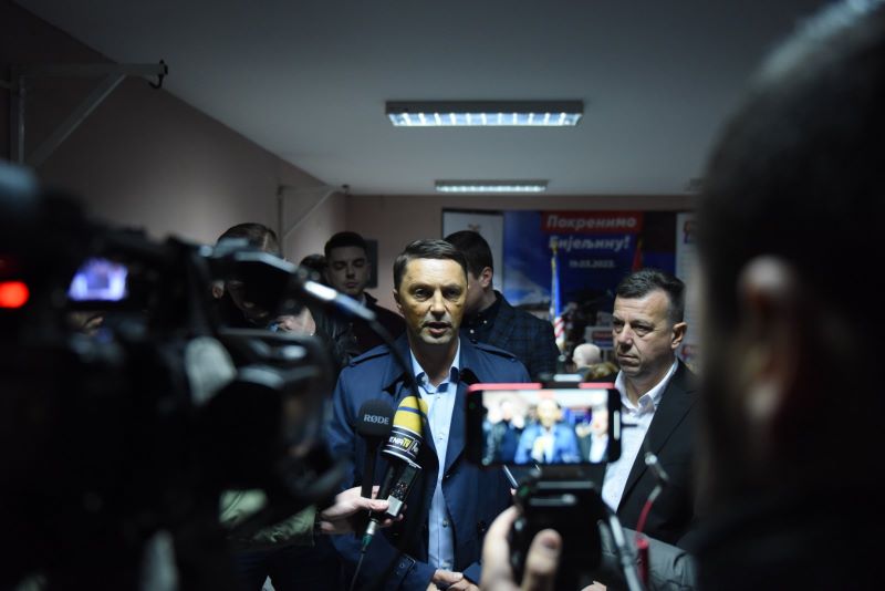 Tribina “Pokrenimo Bijeljinu” u Patkovači: Ljudi žele napredak, a ne podjele (FOTO)