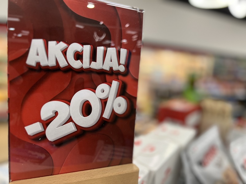 Novogodišnja vikend akcija kod “Neškovića” u Sremskoj: Gorivo jeftinije za 10 feninga, u marketu cijene niže 20 odsto