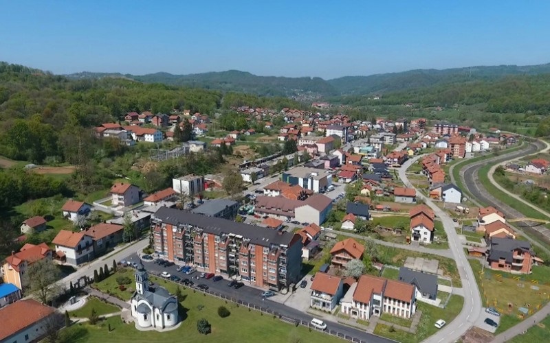 Opština Lopare će ukloniti nelegalno izgrađen spomenik u obliku ljiljana