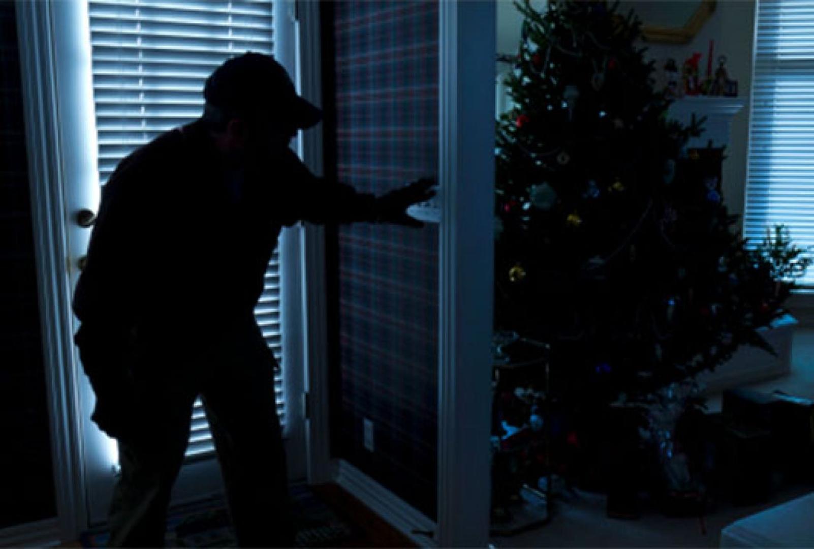 Dervenćanin osumnjičen da je kroz prozor kupatila ušao u kuću i opljačkao sugrađanina