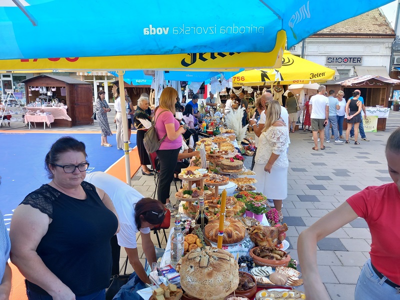 Počela prva manifestacija „Tkanica od zlata, igre i zanata“, cilj očuvanje tradicije i kulture (FOTO)