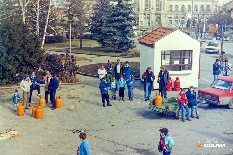 Sjećate li se senzacije u Bijeljini: Mnogi još pamte balon u koji je smio da uđe samo jedan Semberac (FOTO)