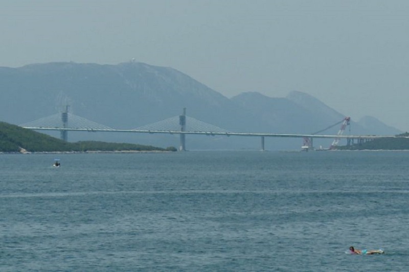 Spojen Pelješki most