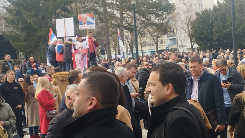 Građani pristižu na miting u Banjaluci