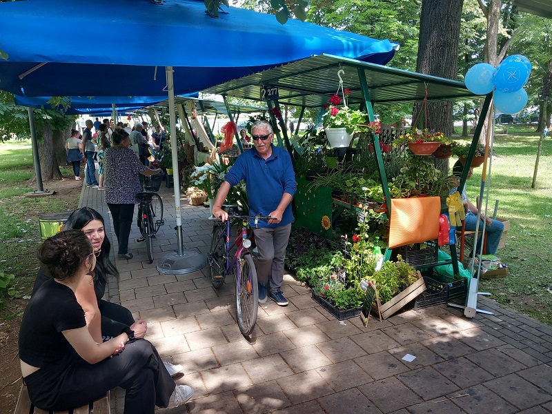 Bijeljina: Počeo 4. Sajam cvijeća, u gradskom parku više od 20 izlagača (FOTO)