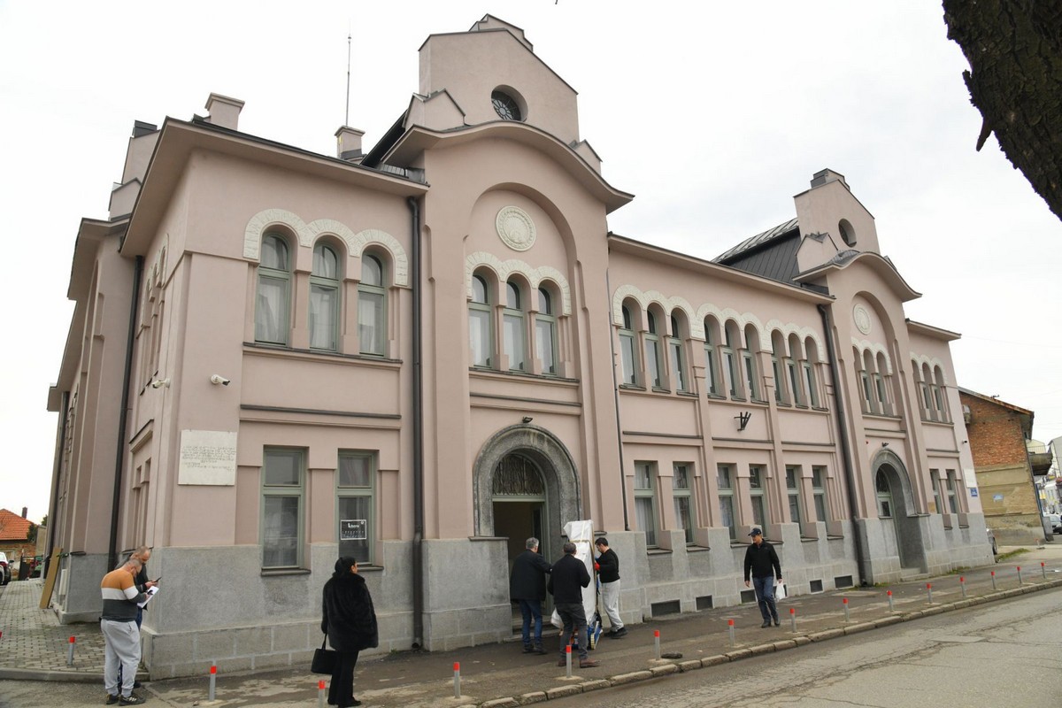 Bijeljina ponovo u fokusu javnosti: Kada je prvi klavir stigao u naš grad? (FOTO)