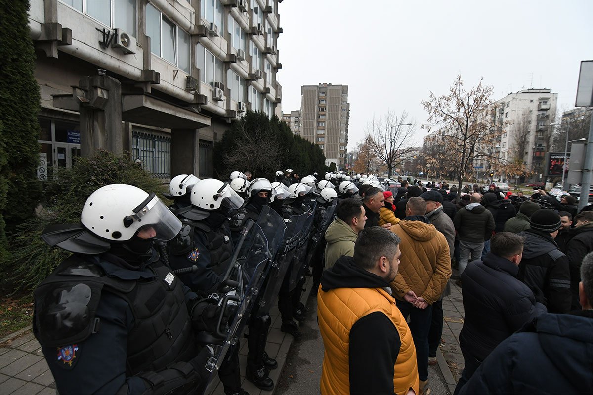 Dačić: Policajci bijesni jer ih na protestima maltretiraju