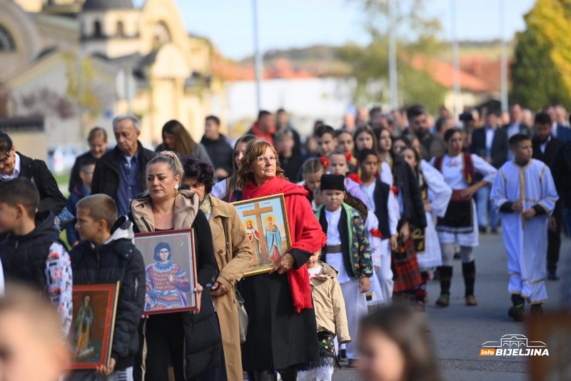Mitropolit Fotije blagloslovio Ugljevik: Grad vjere, ljudi i budućnosti (FOTO)
