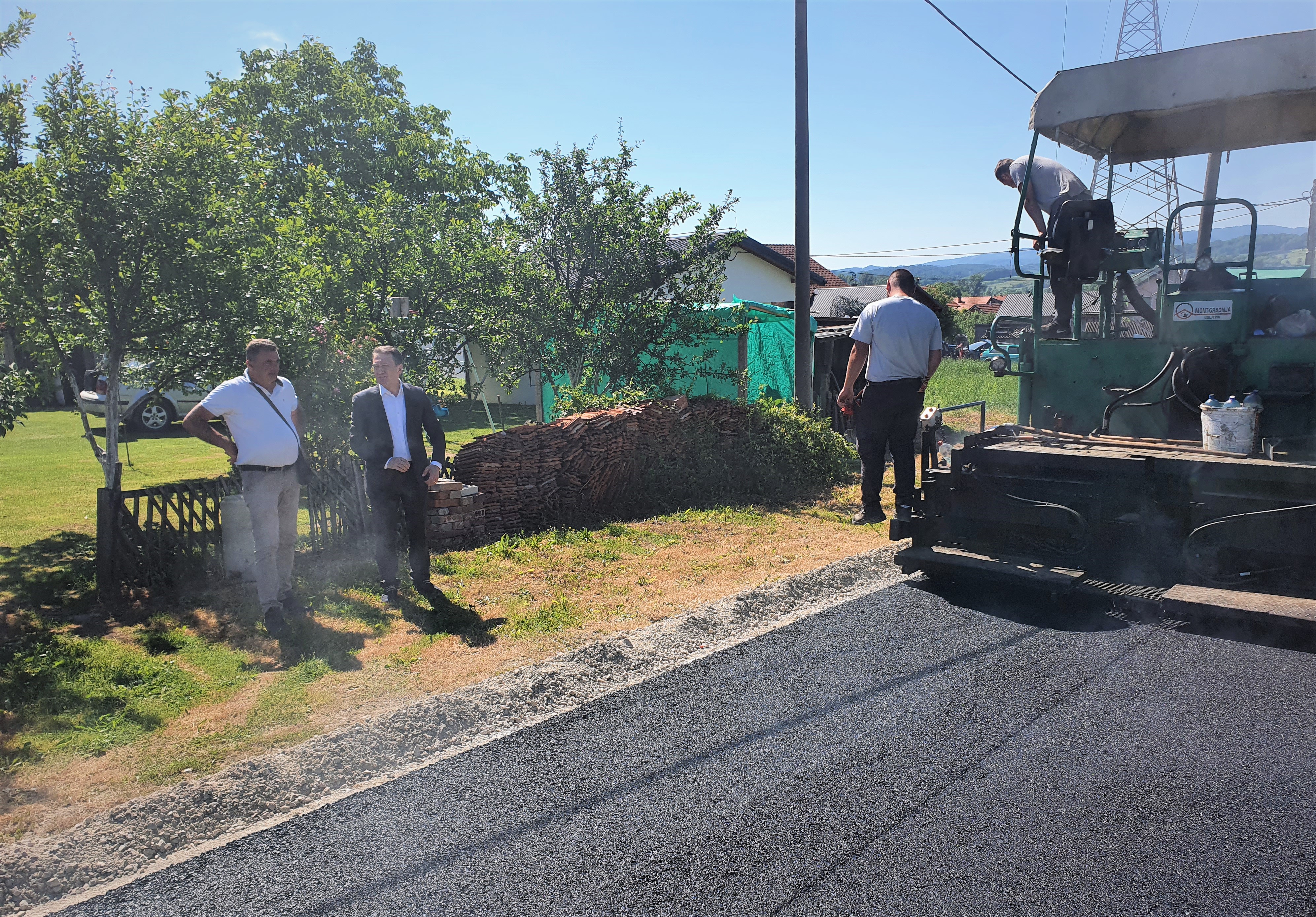 Opština Ugljevik za novi asfalt u izbjegličkom naselju izdvojila 50.000 KM