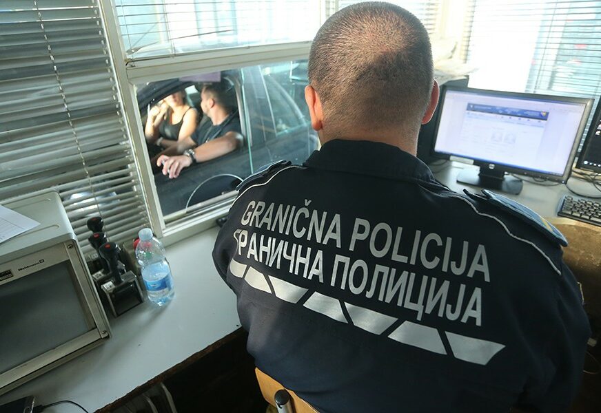 Haos na prelazu Karakaj: Potukli se granični policajac i policajka