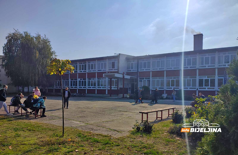 Spremni đaci, spremni i ruksaci, a da li je sistem u Republici Srpskoj?