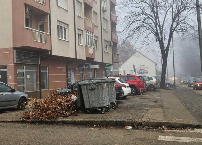“Komunalac” Bijeljina: Badnjacima nije mjesto pored kontejnera, donesite ih nama (FOTO)