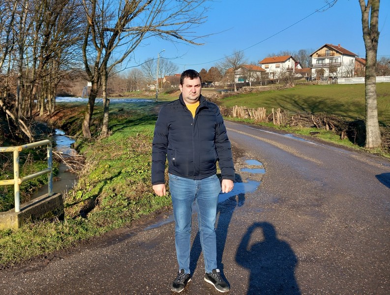 Bijeljina: Hase još čekaju gradsku vodovodnu mrežu, koriste bunare (FOTO)