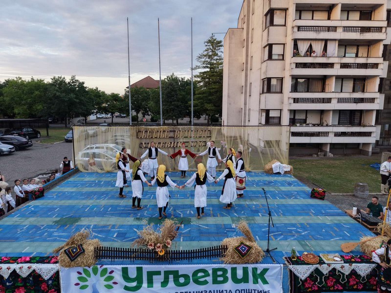 Otvorene „Ljetnje večeri Ugljevik 2026“: Folklor i tradicija obilježili prvo festivalsko veče
