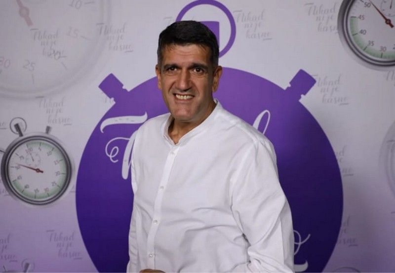 Bijeljinac Ibro Milkić - nekad kovač, a sad pjevač: Prvu noć u kafani zaradio 10 fabričkih plata (FOTO)