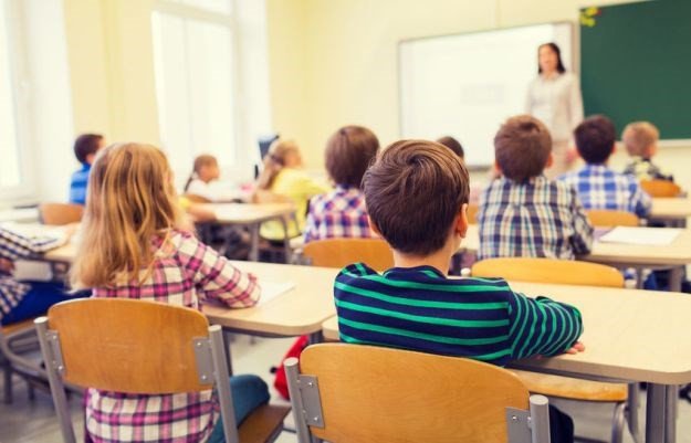 Od cijena udžbenika se zavrti u glavi, a znate li kolika je razlika u CIJENI ĐAČKIH RUKSAKA danas i prije 10 godina