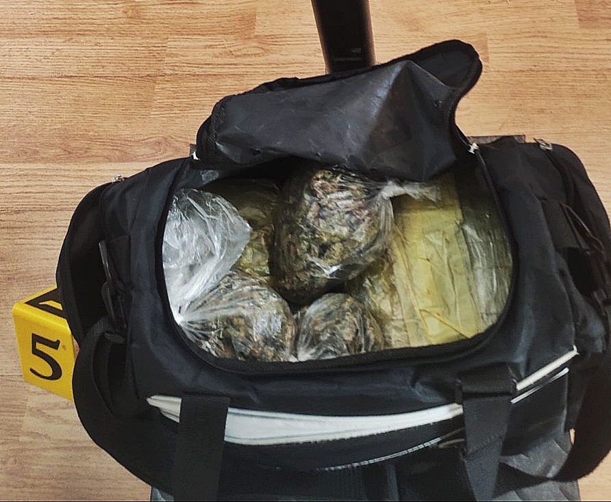 Hapšenje u Bijeljini: Policija pretresla tri lokacije, pronašli 2,8 kg droge (FOTO)