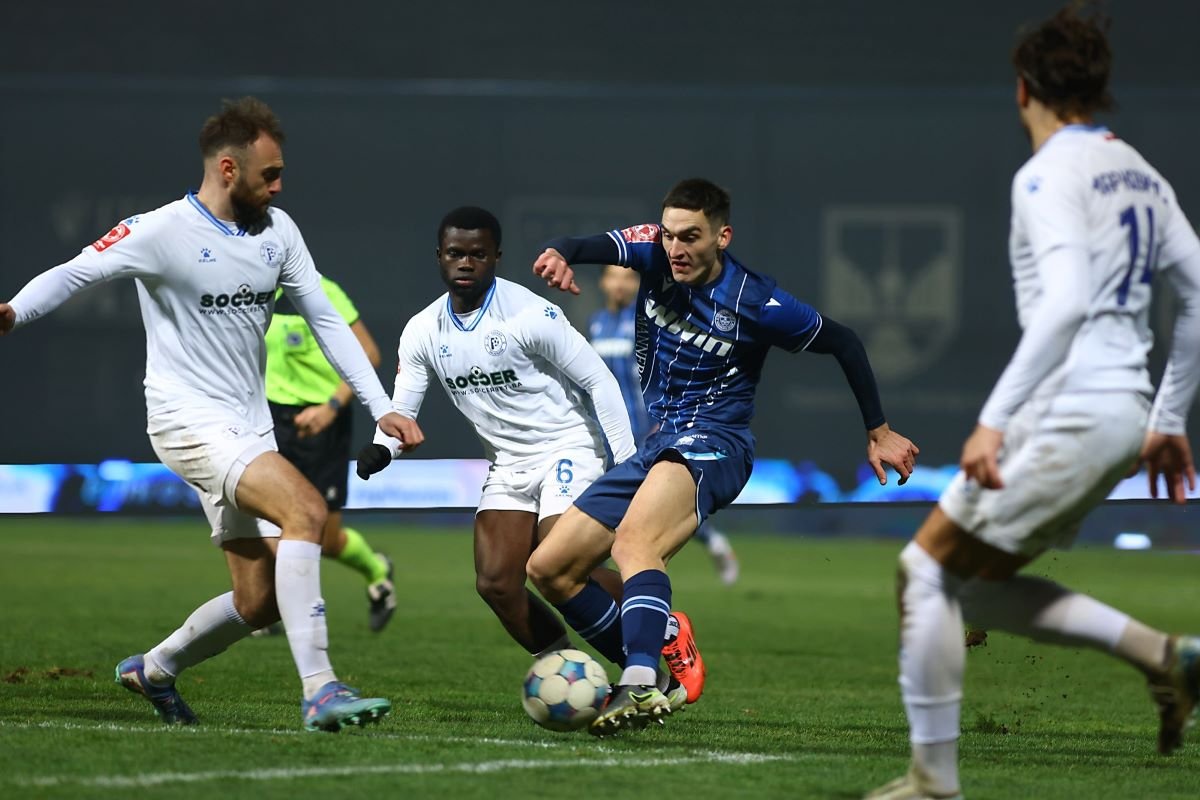 Radnik neporažen na Grbavici, Velež slavio u Doboju