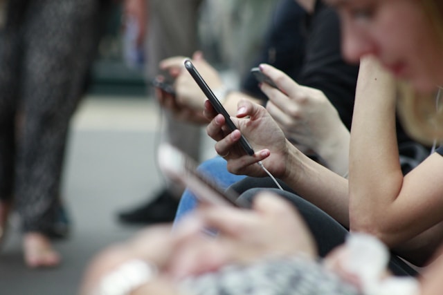 Francuska uvodi stroga pravila za telefonski marketing: Bez saglasnosti nema poziva
