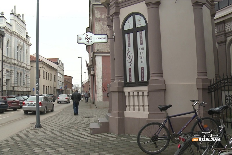 Bijeljina dobila novu galeriju i suvenirnicu: U ponudi originalne ikone i ručno rađeni suveniri (FOTO)