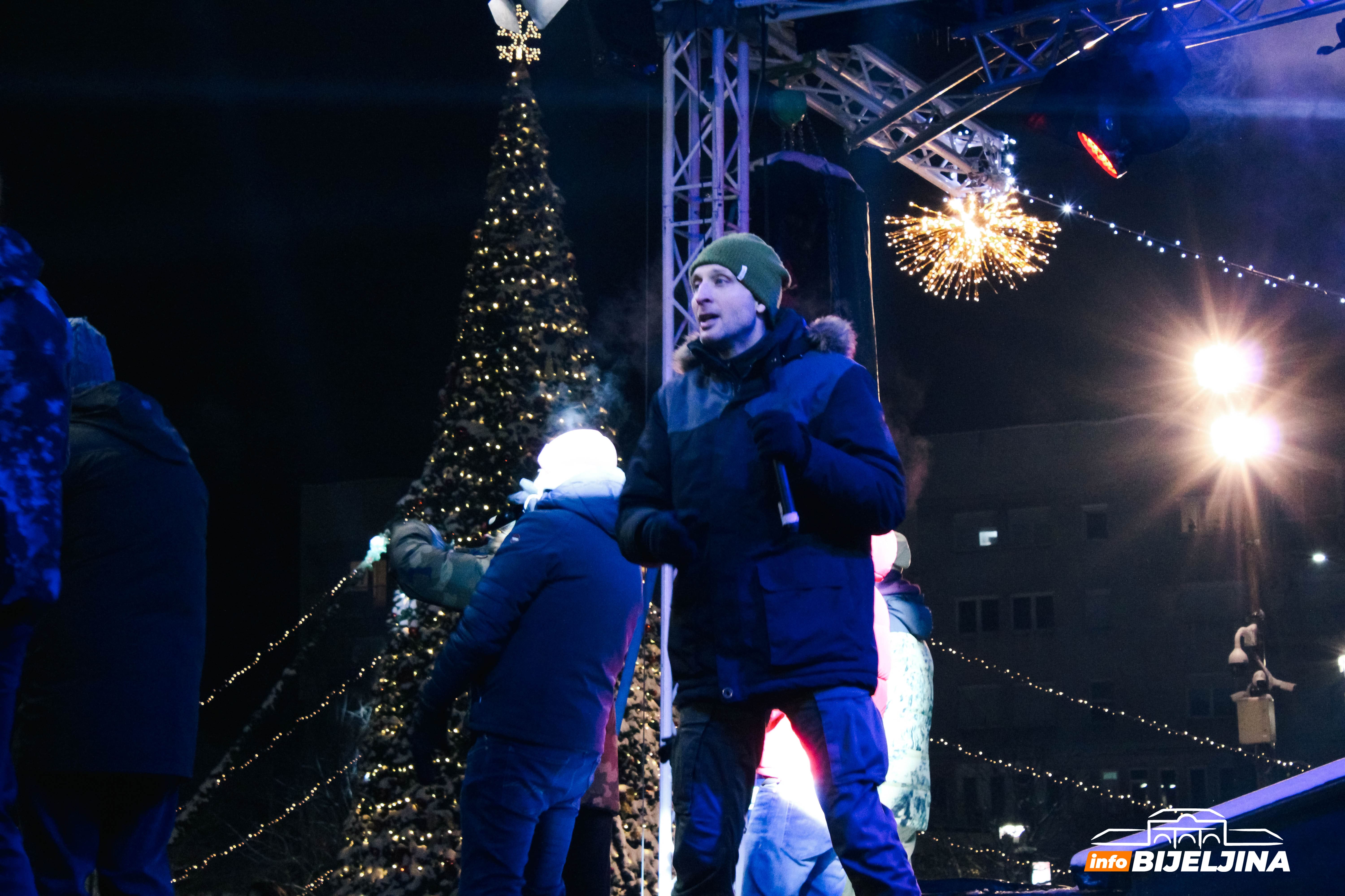 Bijeljina: Uz koncert Beogradskog sindikata proslavljen Dan Republike Srpske (FOTO)