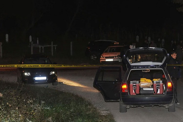 Tuzla: Izbo komšinicu nožem pa se predao policiji