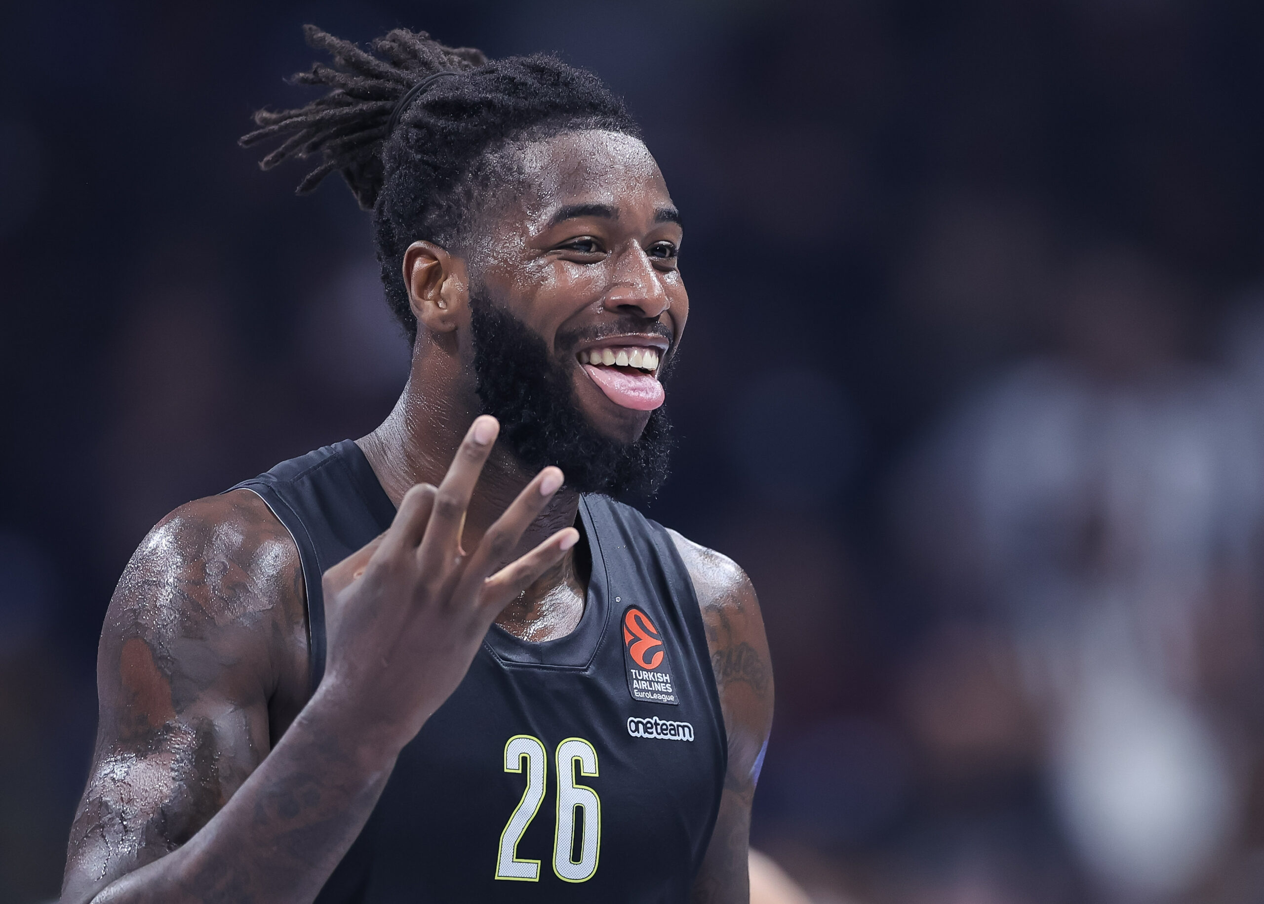 DIVLJAČKI POTEZ LESORA Dva puta udario Petruševa u glavu (VIDEO)