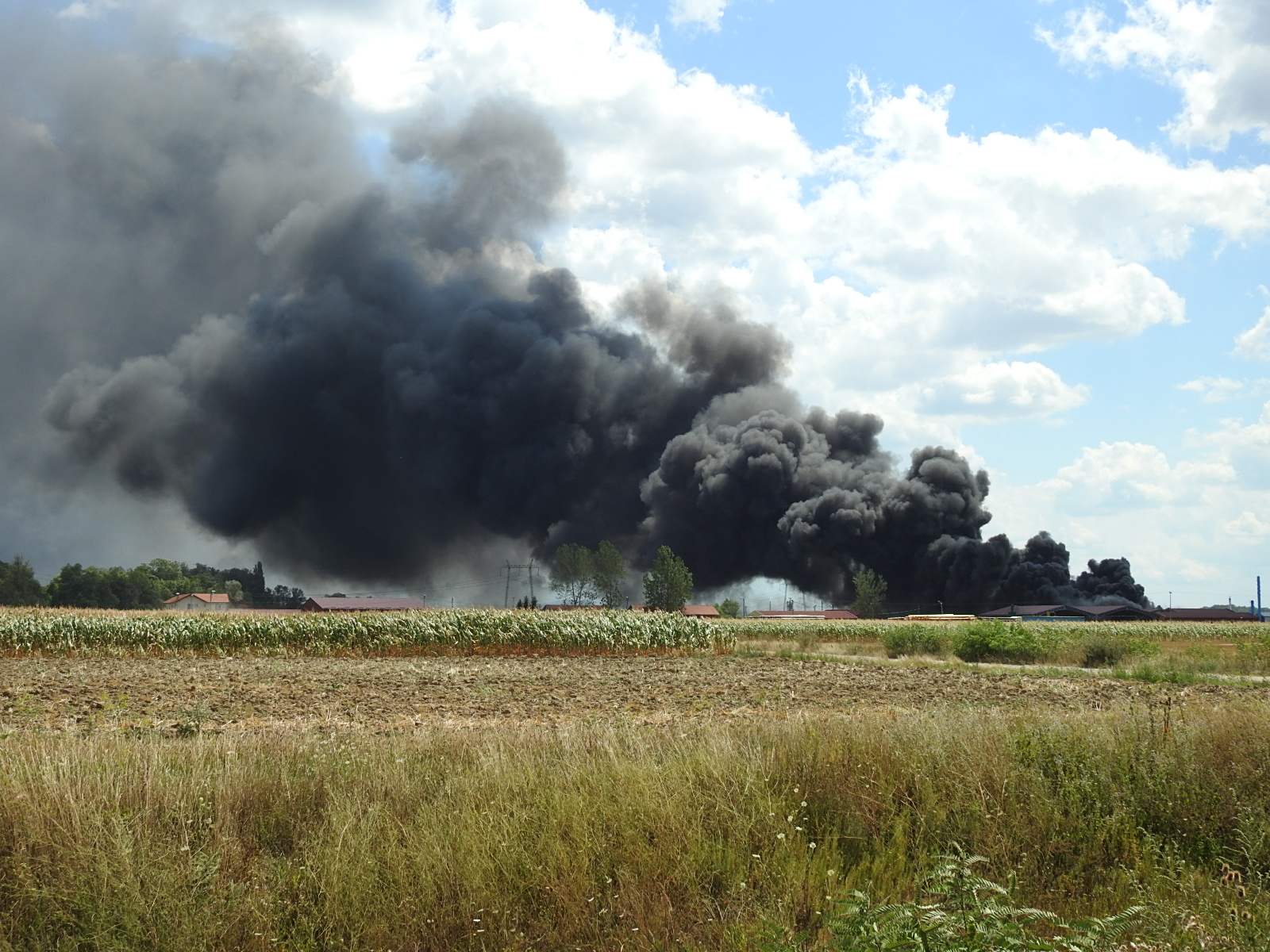 Pogledajte razmjere dramatičnog požara u Brocu (FOTO, VIDEO) 
