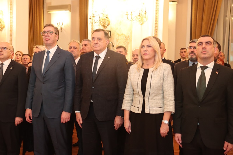 Dodik, Cvijanović i Vučić na svečanom prijemu kod Vučevića