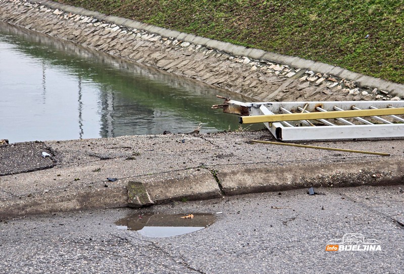 Filmska potjera u Bijeljini: Bježali od policije, pa završili u Dašnici (FOTO)