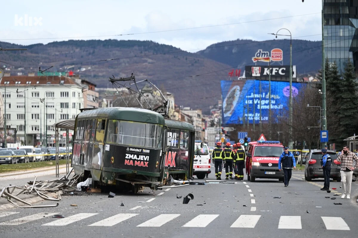 Jedna osoba poginula u iskakanju tramvaja u Sarajevu