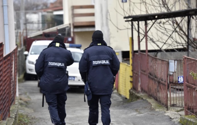 Svinjokolj pošao po zlu zbog svađe oko parkinga, bivši bezbjednjak pucao na oca (61) i sina (28)