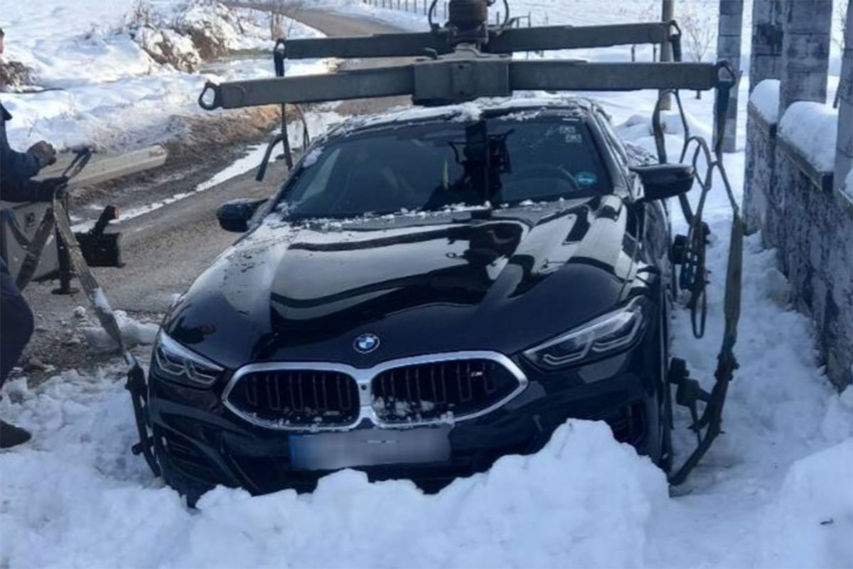 Oduzeto skupocjeno vozilo za kojim je raspisana Interpol potraga