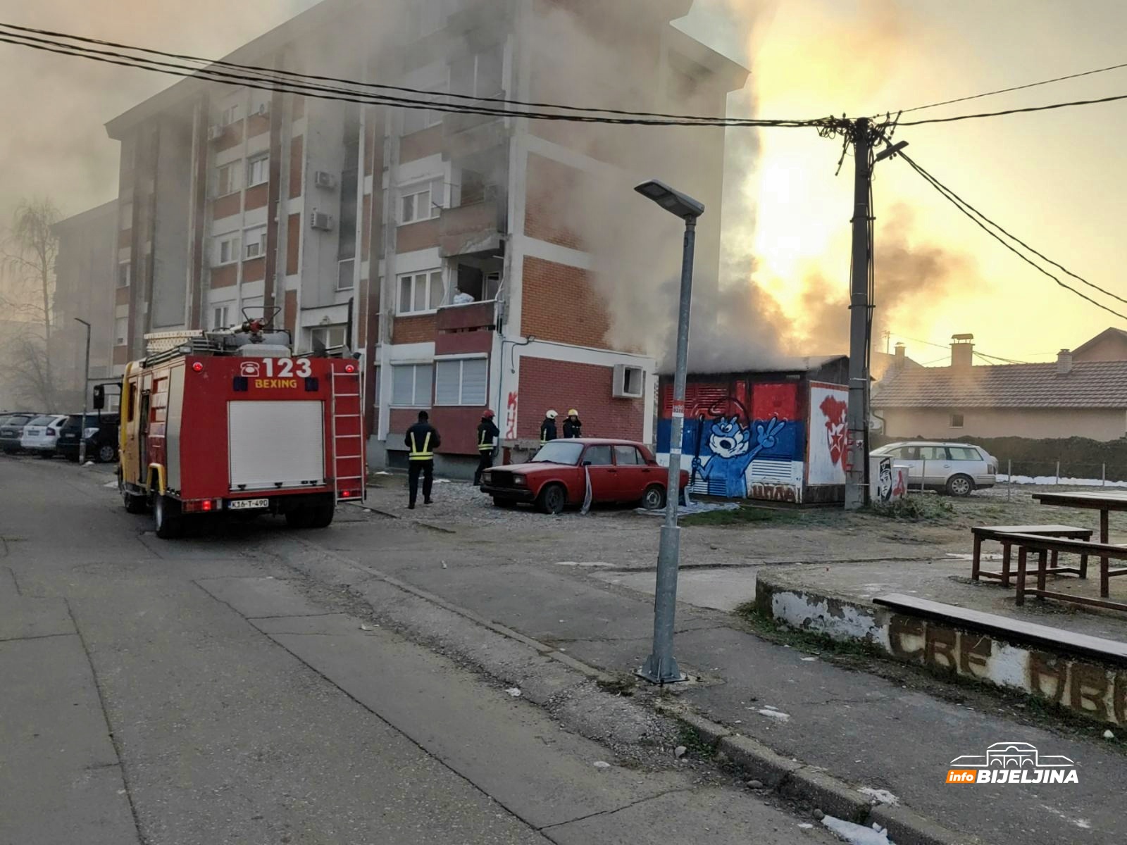 Bijeljina: Zapalio se trafo, na terenu vatrogasci i policija (FOTO, VIDEO)