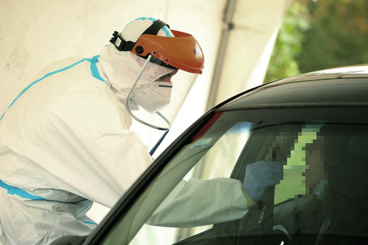 Sahrane bez najmilijih, slavlja preko video-poziva: Sjećate li se života pod koronom