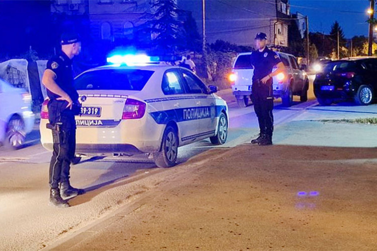 Saslušani svjedoci pokušaja ubistva maloljetnika u Beogradu: Prvo su sjevale pesnice, baklja, pa nož