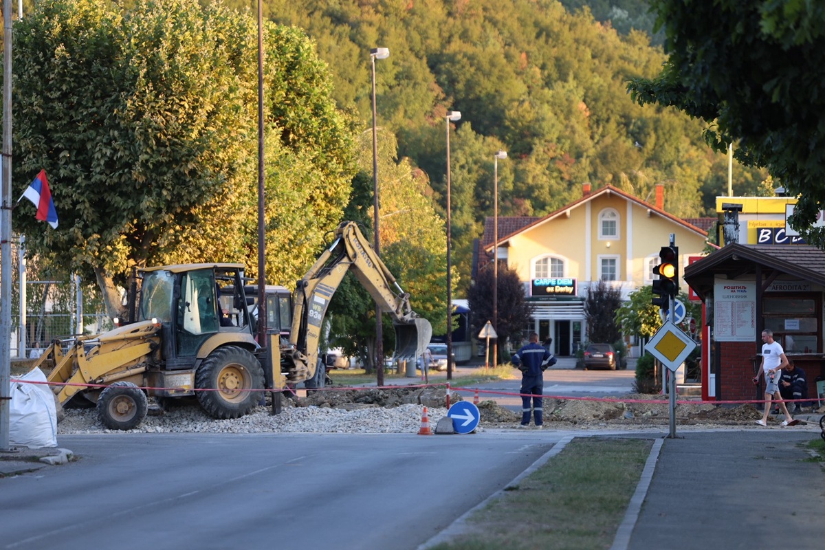 Ugljevik: Priprema za rekonstrukciju Karađorđeve ulice - u toku zamjena toplovodne mreže