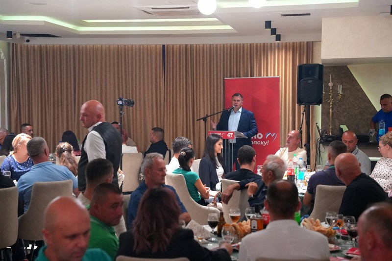 Socijalisti održali tribinu u Patkovači: Nastavljamo da radimo i gradimo, složno za Srpsku (FOTO, VIDEO)