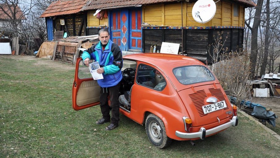 45 GODINA STAR “FIĆO” pali od prve:  Drvena magaza i legenda jugoslovenskih drumova atrakcija u Gornjoj Trnovi