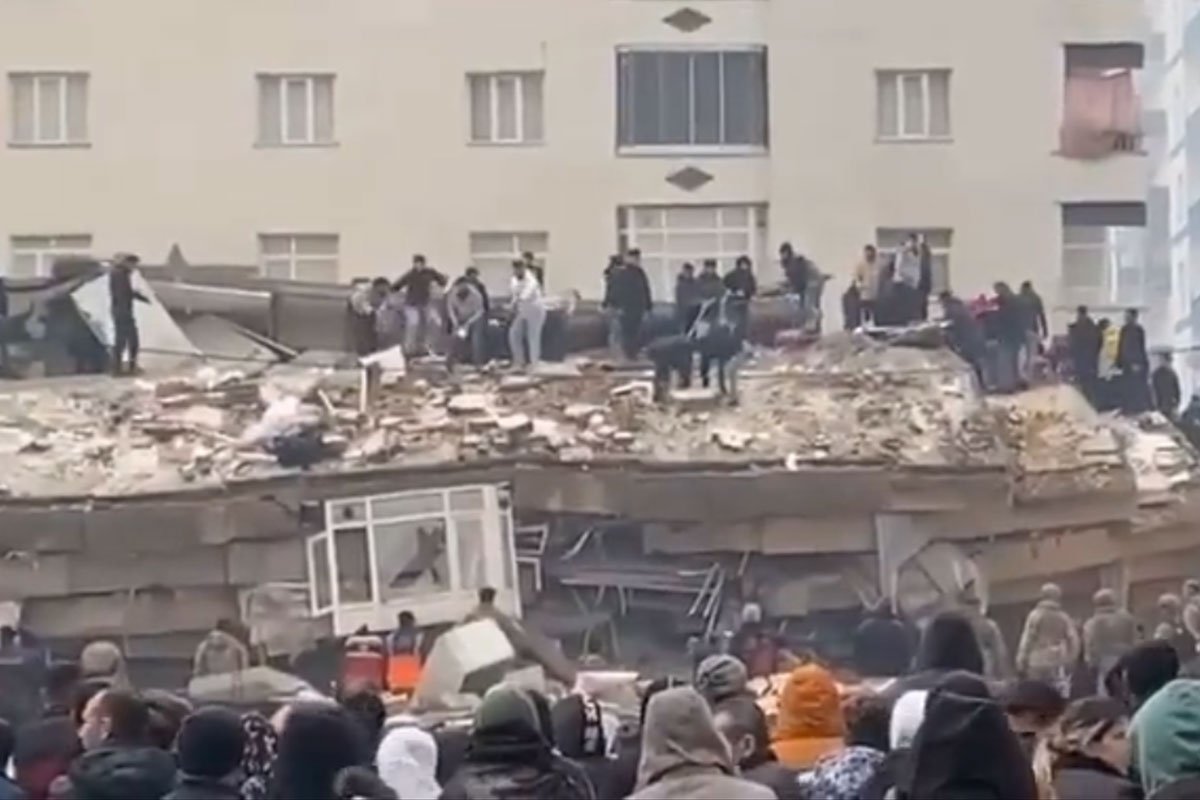 Zemljotres sravnio bolnicu, zatrpani pacijenti i ljekari (VIDEO)